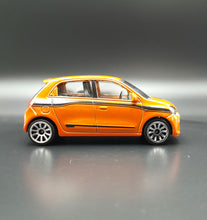 Load image into Gallery viewer, Majorette 2018 Renault Twingo Mk3 Orange #206 Street Cars