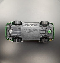 Load image into Gallery viewer, Hot Wheels 2021 '96 Porsche Carrera Dark Green #16 HW Dream Garage 1/5