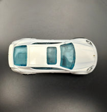 Load image into Gallery viewer, Hot Wheels 2015 Porsche Panamera White #1/5 HW Workshop Thrill Racers