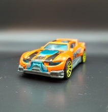 Load image into Gallery viewer, Hot Wheels 2018 Rally Cat Orange #5/5 HW Daredevils