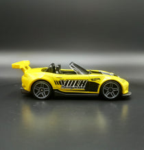 Load image into Gallery viewer, Hot Wheels 2017 '15 Mazda MX-5 Miata Yellow #80 HW Speed Graphics 9/10