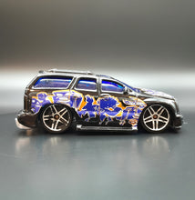 Load image into Gallery viewer, Hot Wheels 2004 Cadillac Escalade Black #3/5 Crank Itz Series