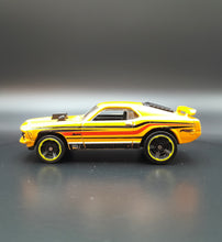 Load image into Gallery viewer, Hot Wheels 2014 '70 Mustang Mach 1 Dark Yellow #7/10 HW City