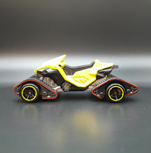 Load image into Gallery viewer, Hot Wheels 2015 Snow Stormer Yellow #5/5 HW Off-Road Ice Mountain