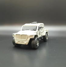 Load image into Gallery viewer, Matchbox 2014 International MXT Light Grey Battle Mission 5 Pack Loose