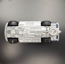 Load image into Gallery viewer, Matchbox 2014 2000 Chevrolet Suburban Blue Crime Squad 5 Pack Loose