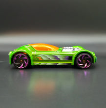 Load image into Gallery viewer, Hot Wheels 2018 Ballistik Green City 5 Pack Loose