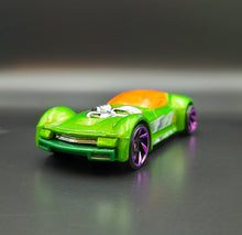 Load image into Gallery viewer, Hot Wheels 2018 Ballistik Green City 5 Pack Loose