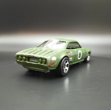 Load image into Gallery viewer, Hot Wheels 2006 Vairy 8 Flat Dark Green #156 Mainline