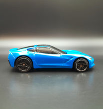 Load image into Gallery viewer, Hot Wheels 2014 Corvette Stingray #207 HW Workshop Garage 7/10