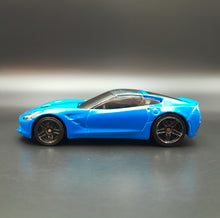 Load image into Gallery viewer, Hot Wheels 2014 Corvette Stingray #207 HW Workshop Garage 7/10