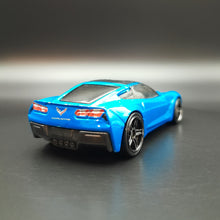 Load image into Gallery viewer, Hot Wheels 2014 Corvette Stingray #207 HW Workshop Garage 7/10