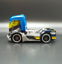 Load image into Gallery viewer, Hot Wheels 2019 Rig Heat Black #158 HW Metro 7/10
