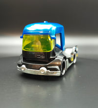 Load image into Gallery viewer, Hot Wheels 2019 Rig Heat Black #158 HW Metro 7/10