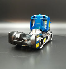 Load image into Gallery viewer, Hot Wheels 2019 Rig Heat Black #158 HW Metro 7/10
