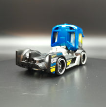 Load image into Gallery viewer, Hot Wheels 2019 Rig Heat Black #158 HW Metro 7/10