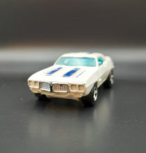 Load image into Gallery viewer, Hot Wheels 2005 '69 Pontiac Firebird White #5/20 First Editions Realistix