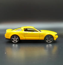 Load image into Gallery viewer, Hot Wheels 2009 2010 Ford Mustang GT Yellow #41 2009 New Models 41/42