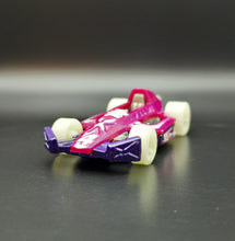 Load image into Gallery viewer, Hot Wheels 2016 Arrow Dynamic Pearl Magenta #52 HW Glow Wheels 7/10