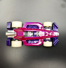 Load image into Gallery viewer, Hot Wheels 2016 Arrow Dynamic Pearl Magenta #52 HW Glow Wheels 7/10