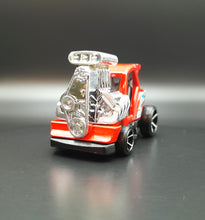 Load image into Gallery viewer, Hot Wheels 2015 Tee'd Off 2 Red #68 HW City - HW All Stars