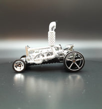 Load image into Gallery viewer, Hot Wheels 2017 Dragtor Super Rigs - Missing Yellow Casing