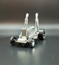 Load image into Gallery viewer, Hot Wheels 2017 Dragtor Super Rigs - Missing Yellow Casing