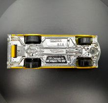 Load image into Gallery viewer, Hot Wheels 2009 '70 Chevelle SS Wagon Yellow #19 2009 New Models
