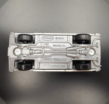 Load image into Gallery viewer, Matchbox 2008 London Taxi White #52 City Action 8/12