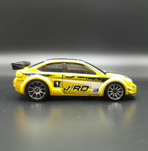 Load image into Gallery viewer, Hot Wheels 2008 '08 Ford Focus Yellow #31 New Models 31/40