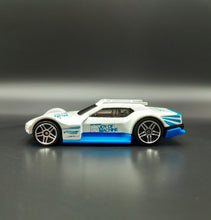 Load image into Gallery viewer, Hot Wheels 2015 DRIFTSTA White #238 HW Workshop 3/5