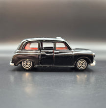 Load image into Gallery viewer, FEVA Austin London Taxi Cab Black #61081 1:64