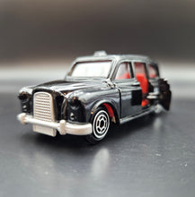 Load image into Gallery viewer, FEVA Austin London Taxi Cab Black #61081 1:64