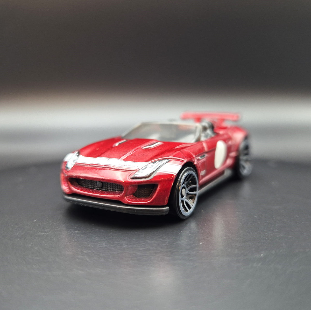 Hot Wheels 2021 '15 Jaguar F-Type Project 7 Red HW Exotics 5-Pack
