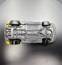 Load image into Gallery viewer, Hot Wheels 2020 '12 Corvette Z06 Yellow Car Meet 5 Pack Loose