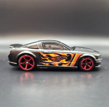 Load image into Gallery viewer, Hot Wheels 2019 '07 Ford Mustang Matte Black HW Flames 5 Pack Loose