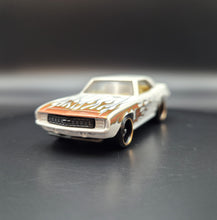 Load image into Gallery viewer, Hot Wheels 2021 '69 Camaro Pearl White HW Flames 5 Pack Exclusive