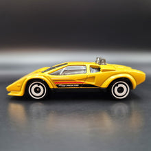 Load image into Gallery viewer, Hot Wheels 2023 Lamborghini Countach Pace Car Yellow Motor Show 5 Pack Exclusive