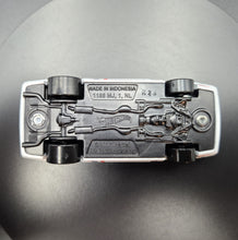 Load image into Gallery viewer, Hot Wheels 2022 '92 Ford Mustang Matte White Ford Mustang 5 Pack Exclusive