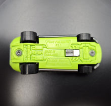 Load image into Gallery viewer, Hot Wheels 2016 Fast Felion Grey Police Pursuit 5-Pack Loose
