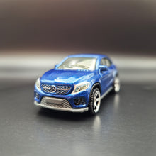 Load image into Gallery viewer, Matchbox 2019 '15 Mercedes Benz GLE Coupe Blue Auto Bahn Express Pack Loose