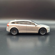 Load image into Gallery viewer, Matchbox 2019 Volvo V60 Wagon Silver Auto Bahn Express 5 Pack Loose