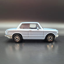 Load image into Gallery viewer, Matchbox 2023 1969 BMW 2002 Light Blue Autobahn Express IV 5 Pack Exclusive