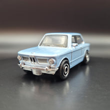 Load image into Gallery viewer, Matchbox 2023 1969 BMW 2002 Light Blue Autobahn Express IV 5 Pack Exclusive