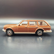 Load image into Gallery viewer, Matchbox 2023 Mercedes-Benz W123 Wagon Brown Autobahn Express IV 5 Pack Exclusive