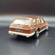 Load image into Gallery viewer, Matchbox 2023 Mercedes-Benz W123 Wagon Brown Autobahn Express IV 5 Pack Exclusive