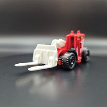 Load image into Gallery viewer, Matchbox 2019 Load Lifter Red/White #38 MBX Construction 12/20