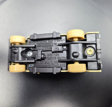 Load image into Gallery viewer, Matchbox 2022 1965 Land Rover Gen II Khaki City Adventure III 5 Pack Loose