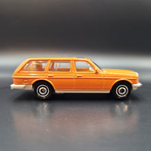 Load image into Gallery viewer, Matchbox 2023 Mercedes-Benz W123 Wagon Orange MBX Wagons II 5 Pack Loose