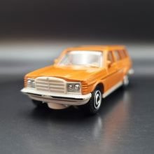 Load image into Gallery viewer, Matchbox 2023 Mercedes-Benz W123 Wagon Orange MBX Wagons II 5 Pack Loose